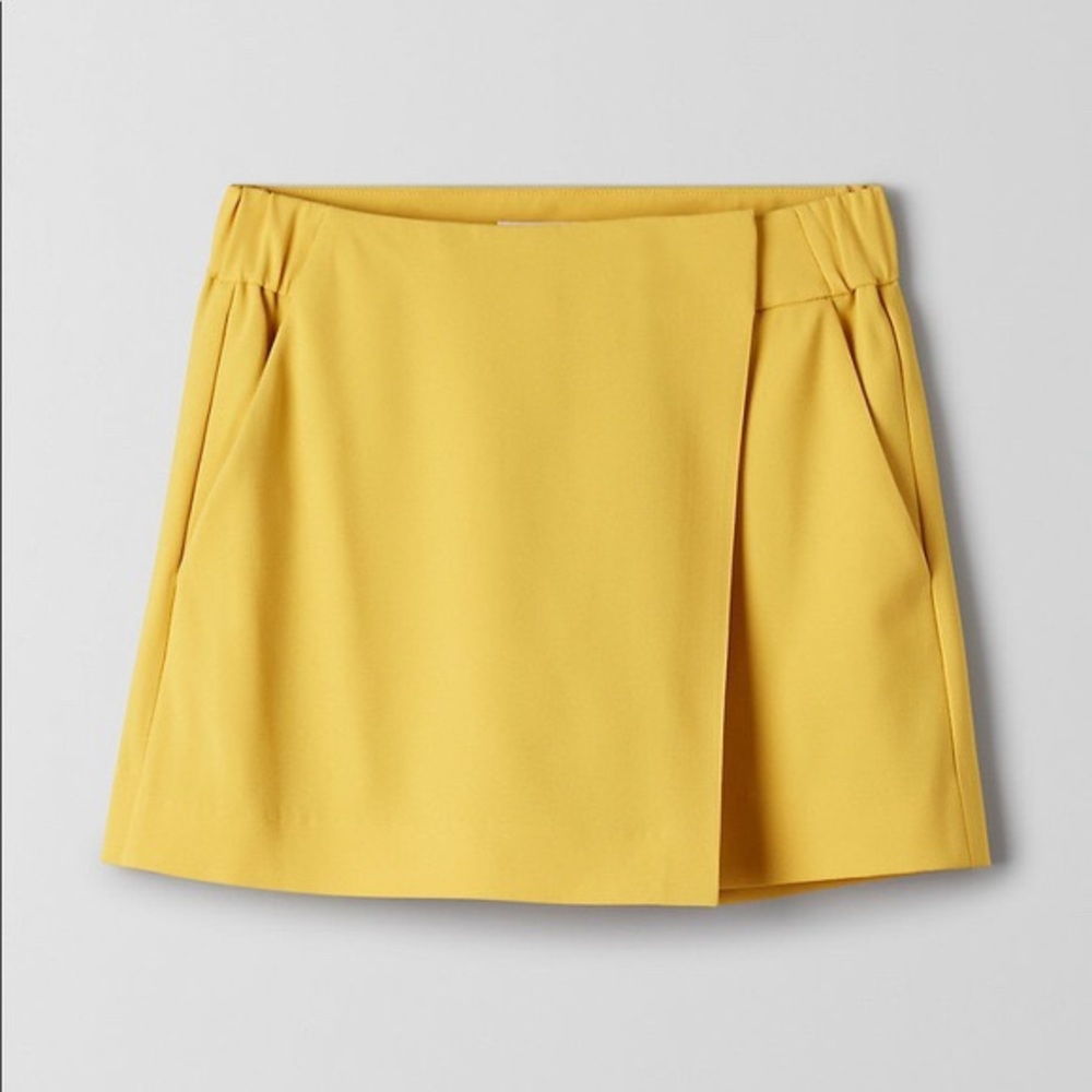 Babaton yellow skort ☀️